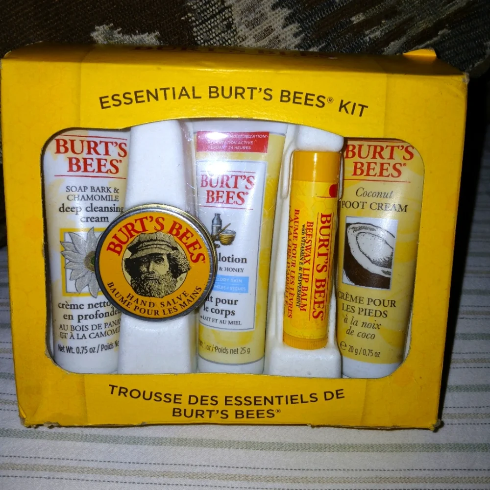 Burt's Bees Essential Kit
